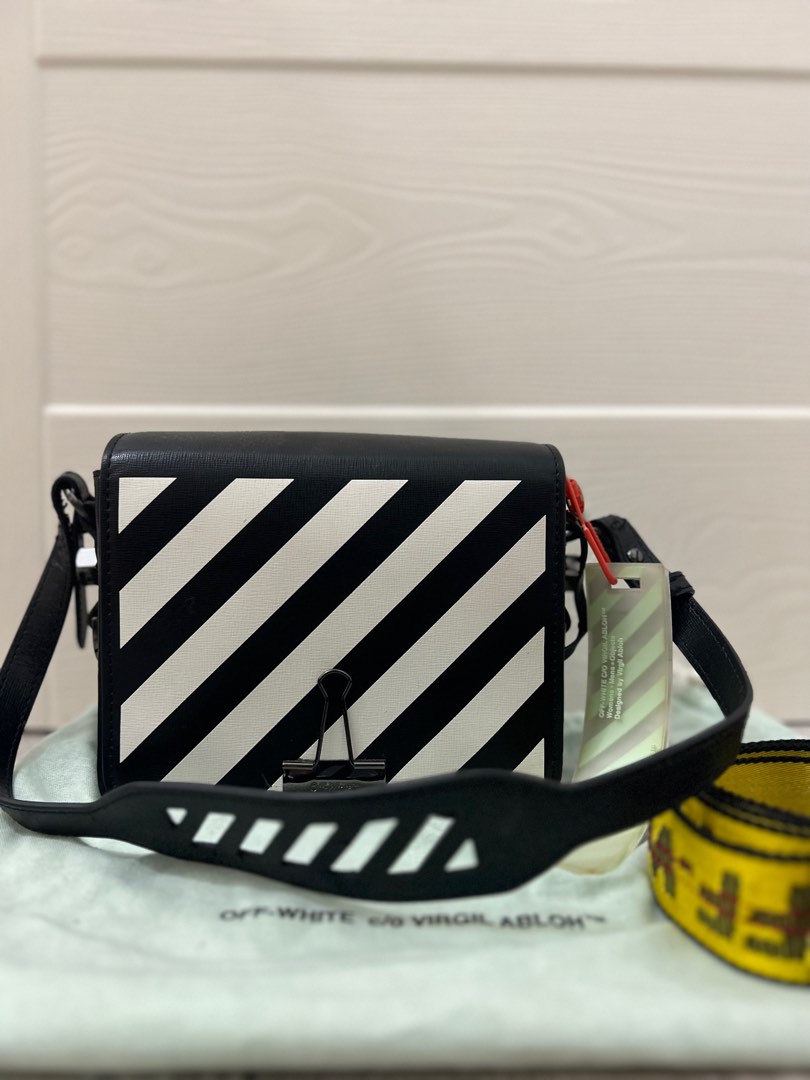 Off-White c/o Virgil Abloh Men's Black Binder Clip Bag, Luxury, Bags &  Wallets on Carousell