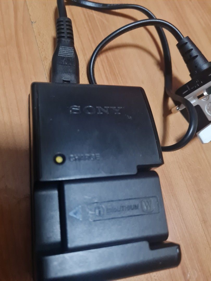 Original Sony A6000 charger and Sony FW50 battery, Photography