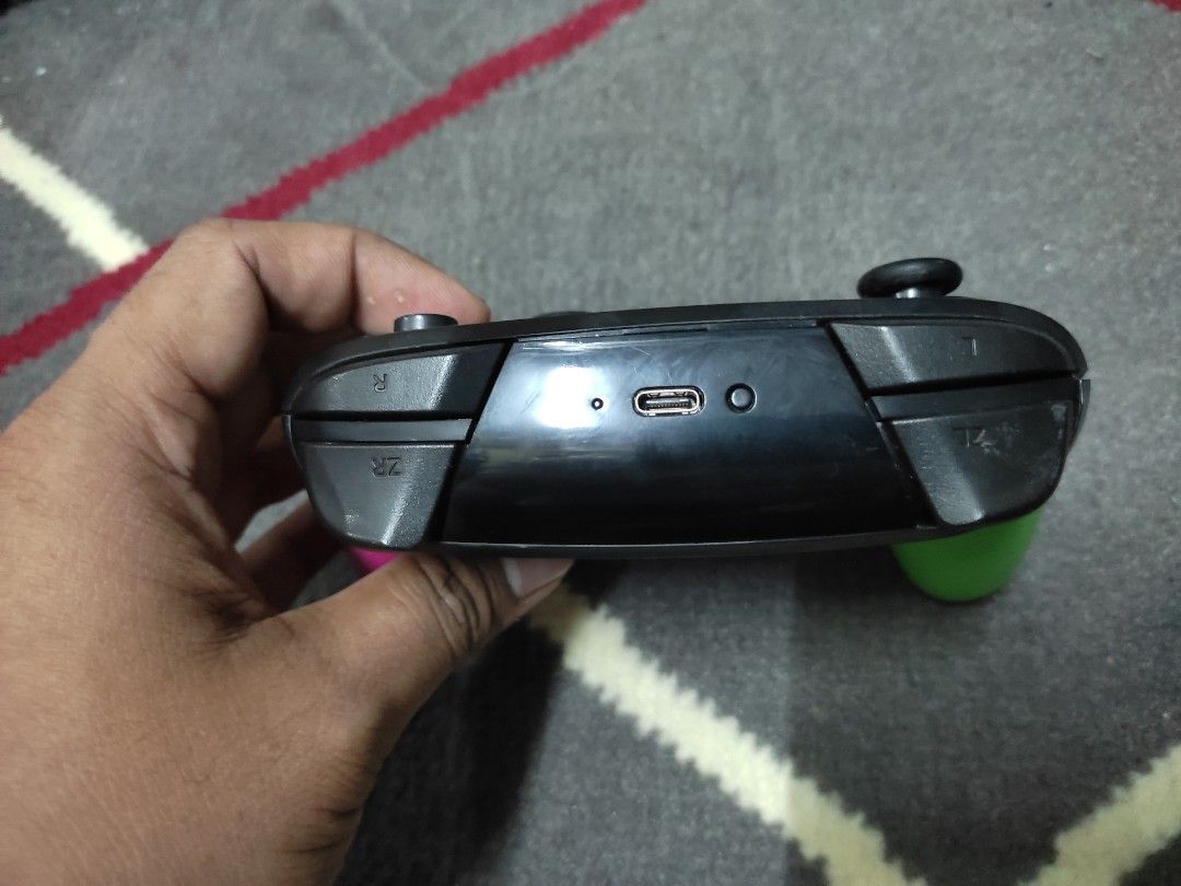 Switch controller top outlet part