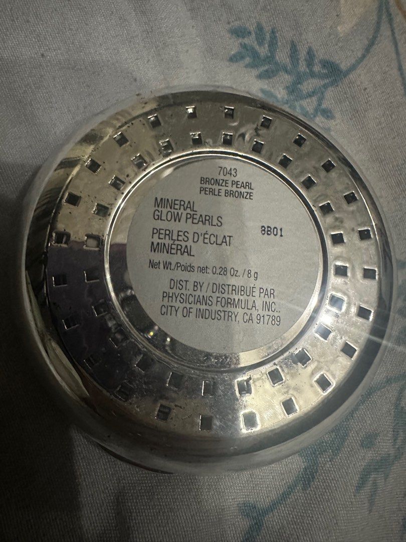Physicians formula bronzer pearl (Category: Makeup) located in Pasay City. Submitted by love75512 (Listing ID 1246477297, Image 2). Description: Slightly use.
