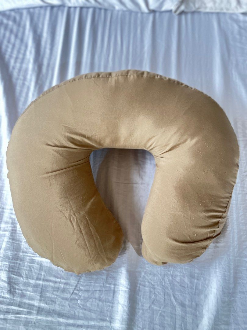 PRELOVED BLOOM NURSING PILLOW on Carousell