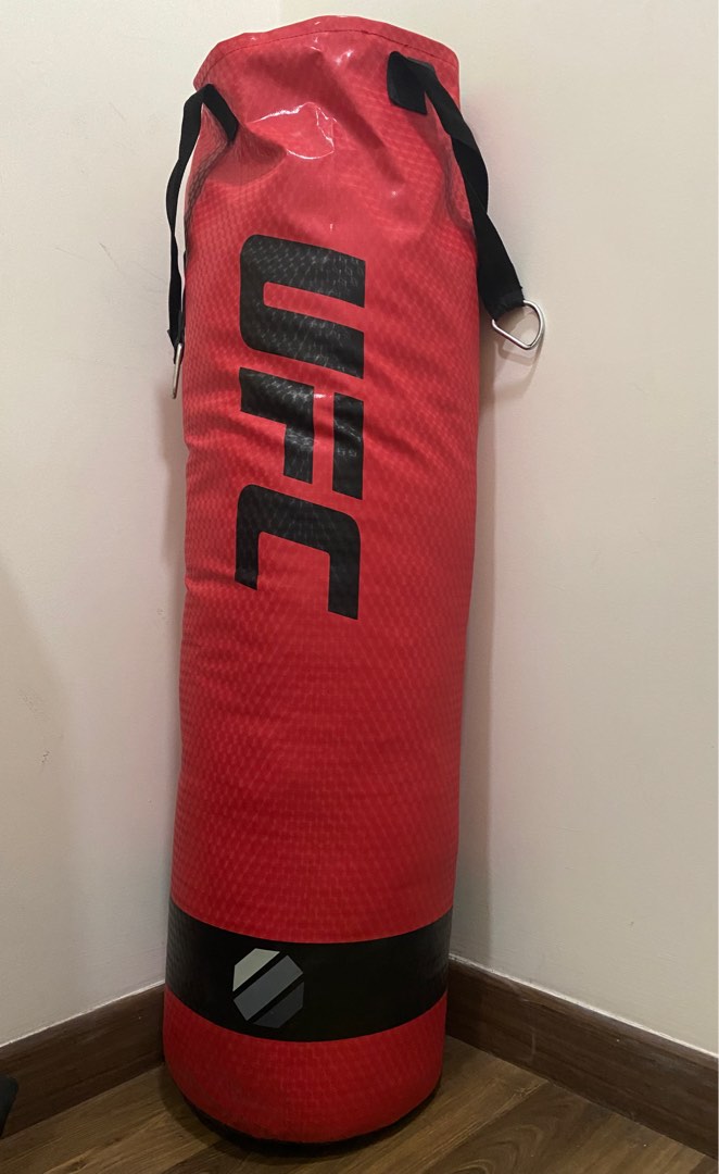 PUNCHING BAG UFC, Sports Equipment, Exercise & Fitness, Toning