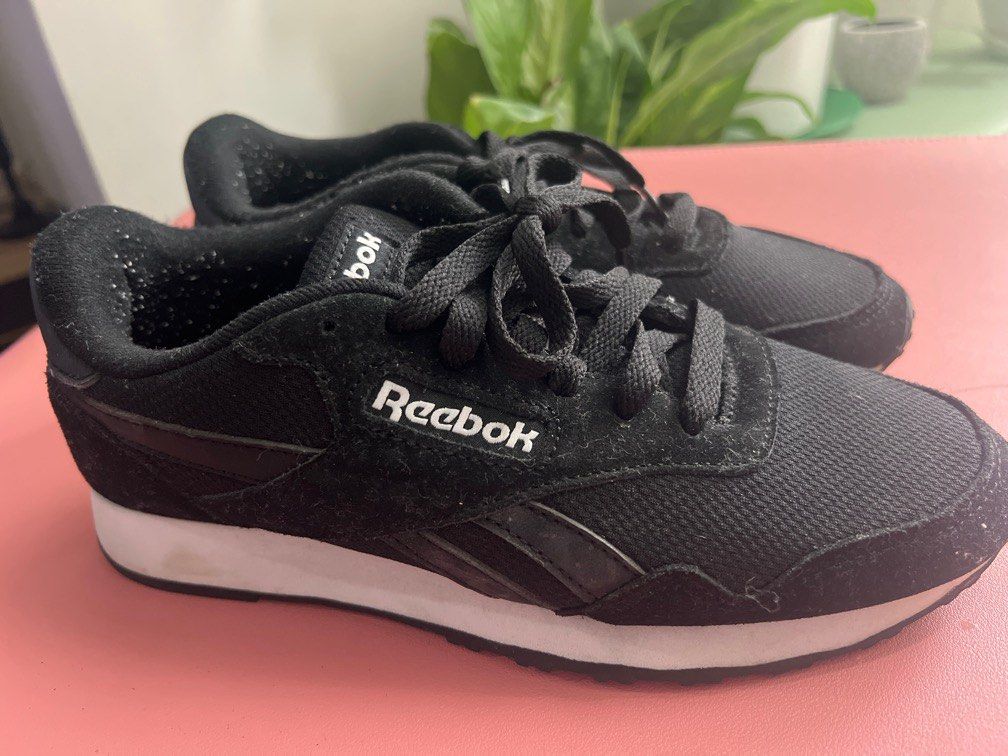 Reebok black on sale rubber shoes