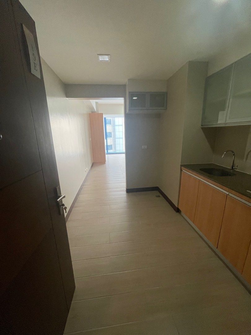 RENT TO OWN MAKATI STUDIO (Category: Apartments & Condos) located in Manila. Submitted by rfocondobymegaworldpremier (Listing ID 1246556187, Image 1). Description: THREE CENTRAL MEGAWORLD MAKATI RFO CONDO VALERO ST SALCEDO VILLAGE 4YRS TO PAY RENT TO OWN 0% INTEREST READY TO MOVE IN ACTUAL UNIT READY FOR VIEWING SCHEDULE NOW AT 09178729082.