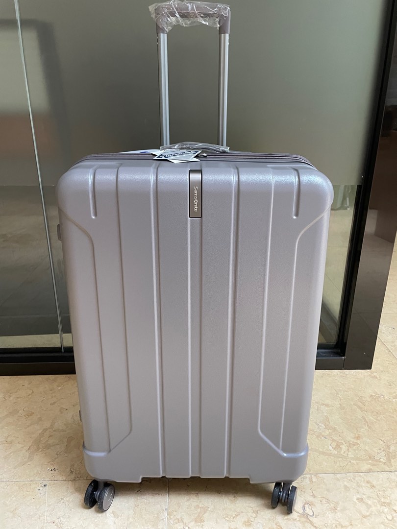 Samsonite light weight 29 inch expandable luggage 4.5kg, 興趣及遊戲, 旅行, 旅遊 旅行必需品及用品 Carousell