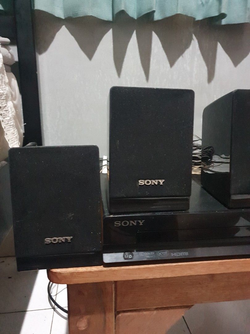 Sony DVD Home Theatre DAVTZ140 5.1 Home Theater System, Elektronik, TV