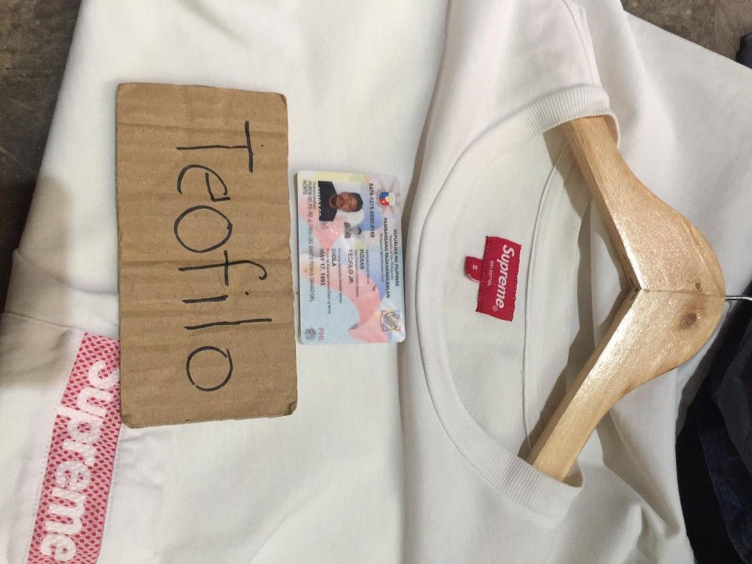 Supreme (Category: Tshirts & Polo Shirts ) located in Tagum. Submitted by roxasteofilo (Listing ID 1246480653, Image 3). Description: for sale Supreme Legit Vgc to excellent No issue/Need wash only Size small on tag Dimention L27.5 w19 Price 899 free shipping po.