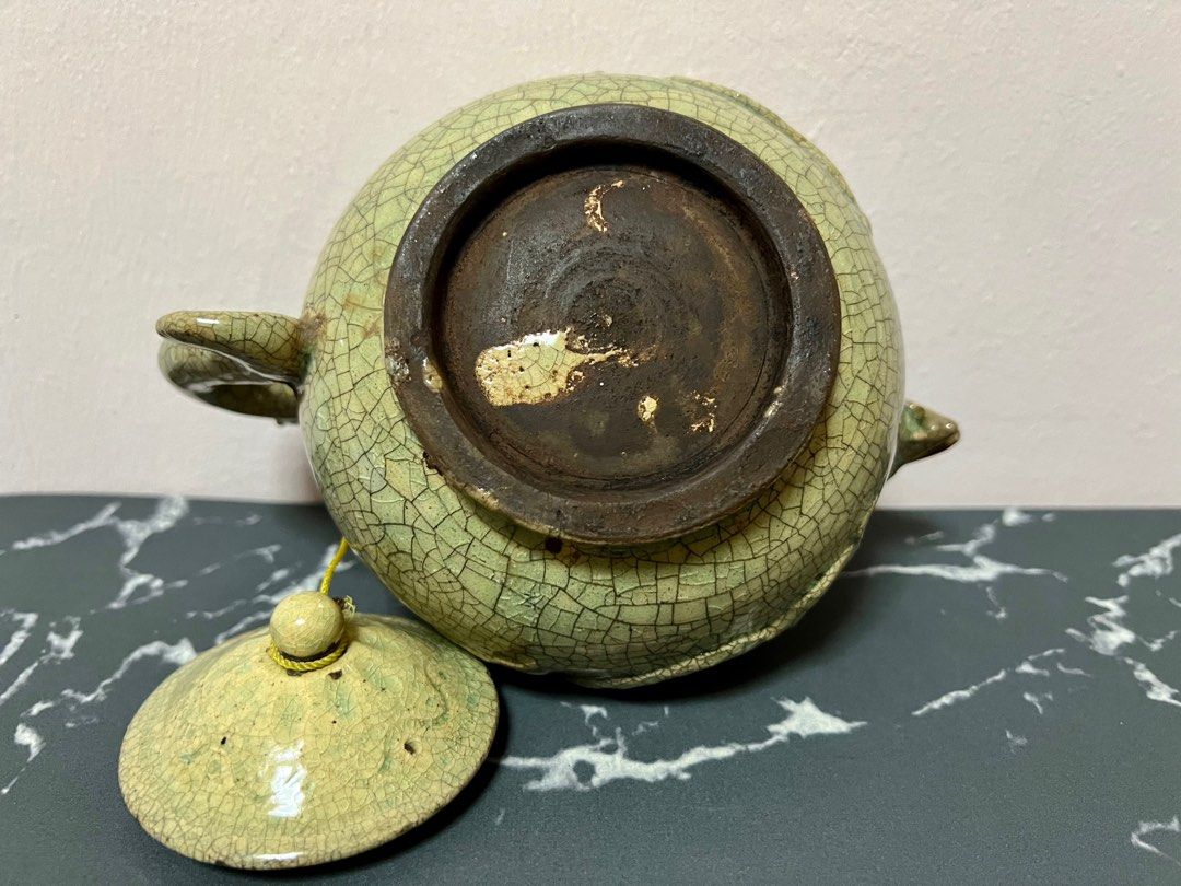 Tea Pot: 青釉鸡首流龙扬堆二龙茶壶, Hobbies & Toys, Memorabilia 