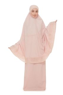 (Category: ) located in . Submitted by shopwithnuna (Listing ID 1246532979, Image 1). Description: .