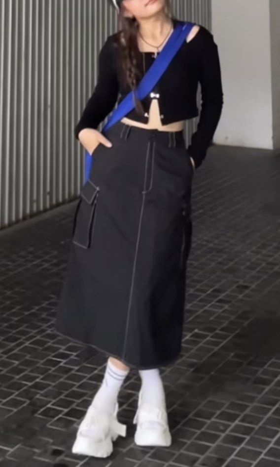 The Tinsel Rack TTR Hugh Cargo Midi Skirt in Black, Women's Fashion