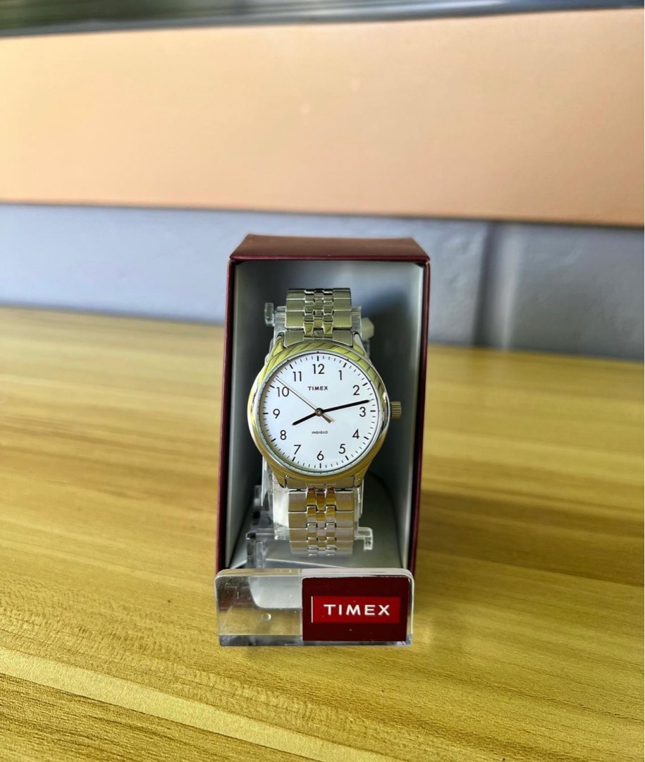 Timex light up dial womens 32mm, Women's Fashion, Watches & Accessories