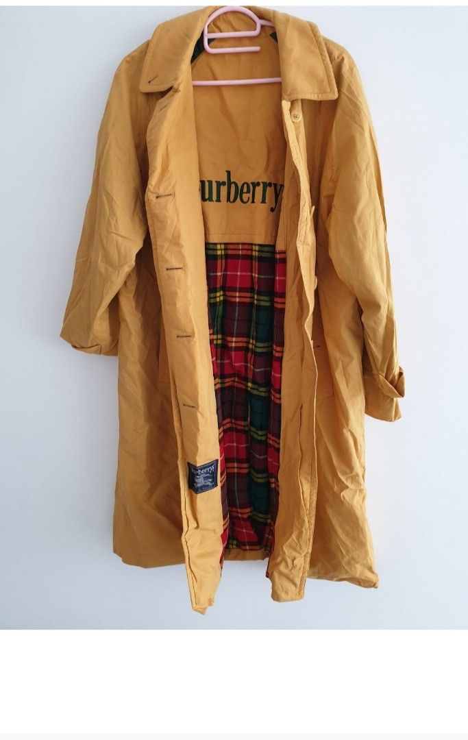 Vintage BURBERRY Trench Coat, Luxury, Apparel on Carousell