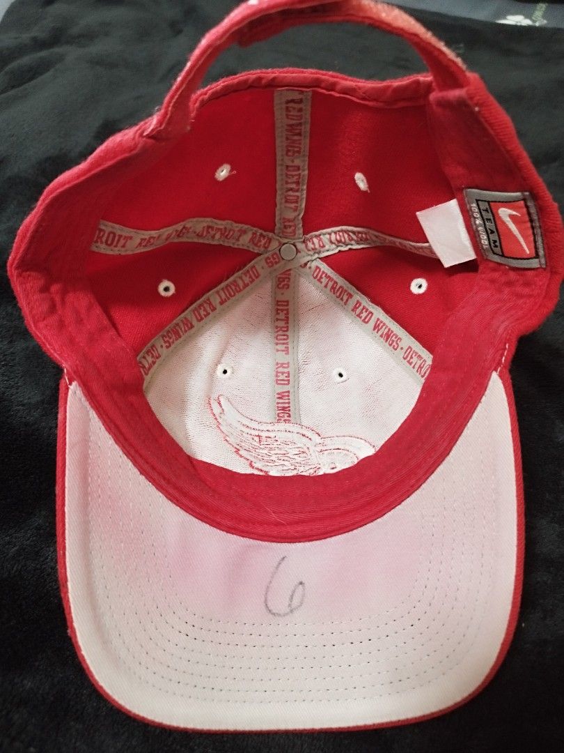 nike strap cap