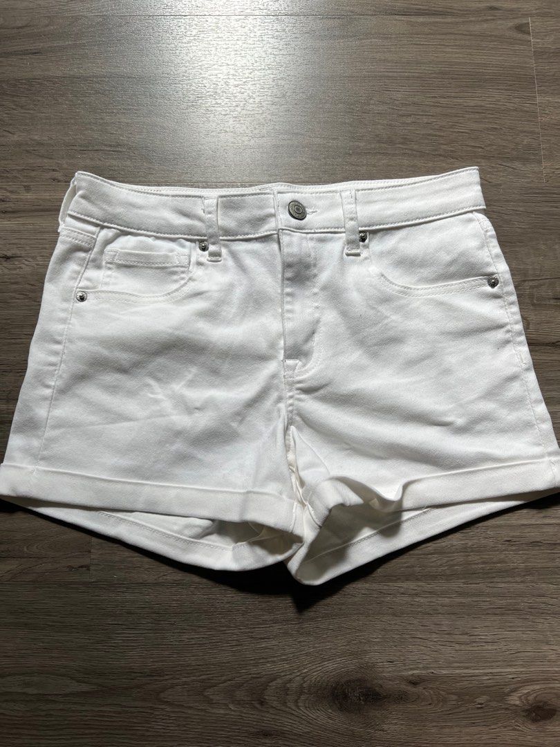 White on sale distressed shorts
