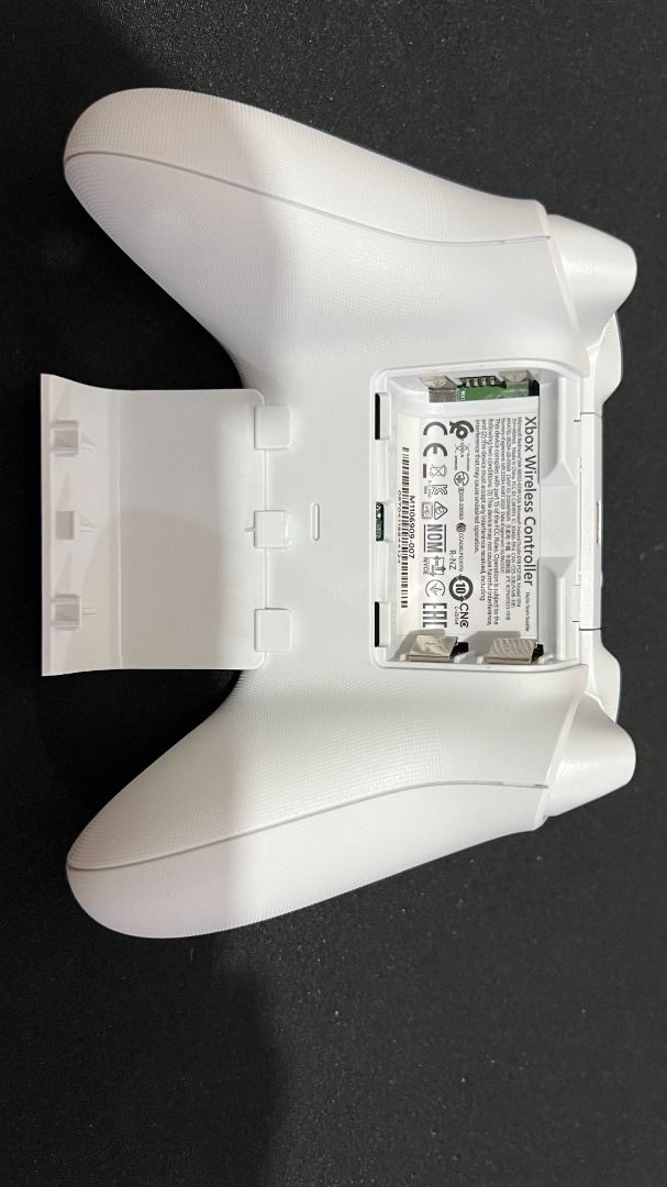 XBOX Wireless Controller Robot White (US), Video Gaming, Video Game ...