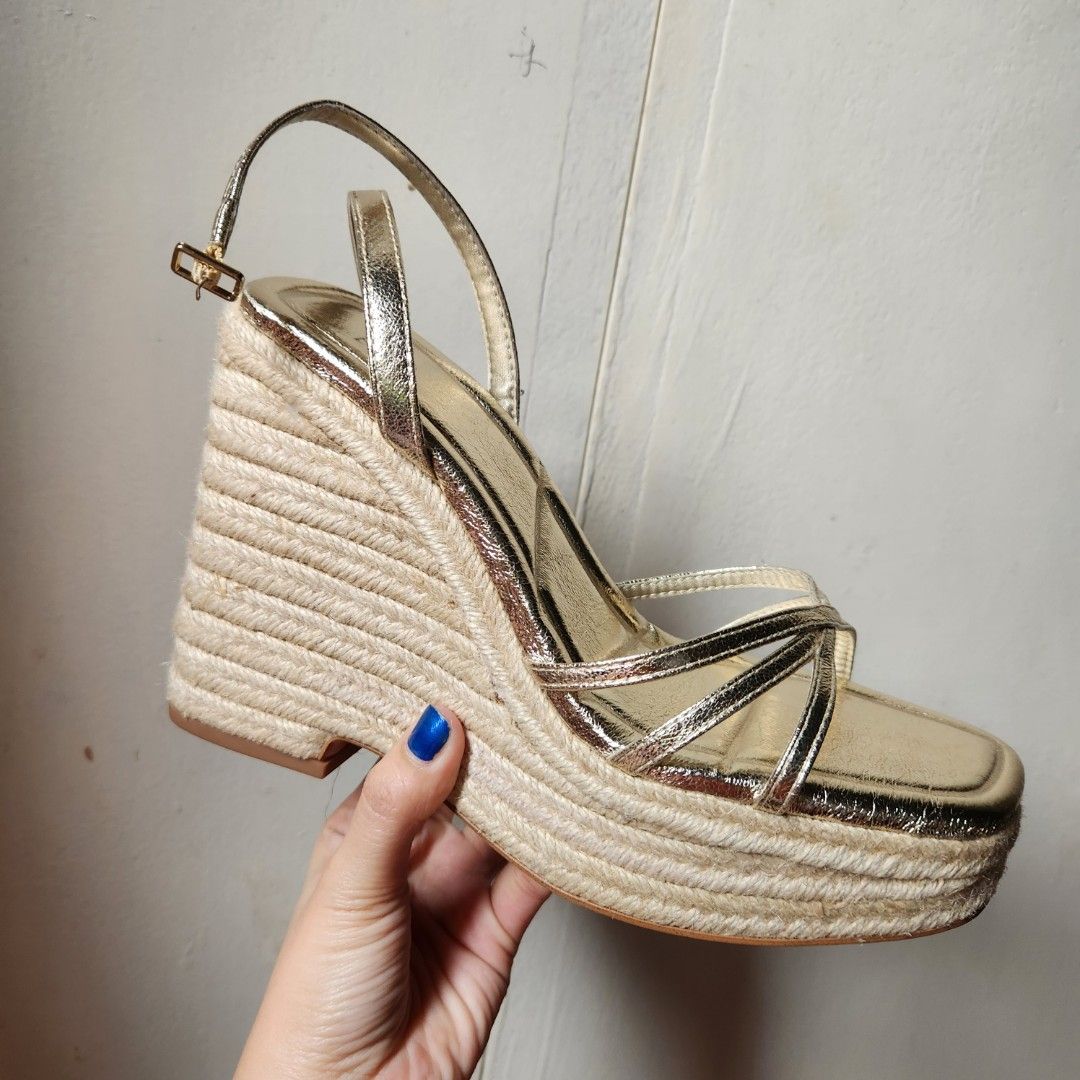Zara hotsell gold wedges