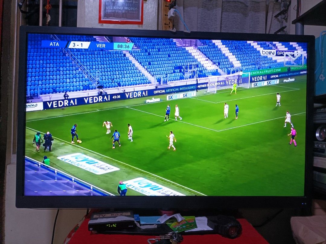 46 inch Dicksmith LED TV HD (Category: TV) located in Manila. Submitted by swiftowl.ce049f (Listing ID 1248209742, Image 3). Description: used, as is condition sabog sound ng speaker sa ibang channel usb port di gumagana remote control via apps. pick up angono rizal actual photos of the unit posted.