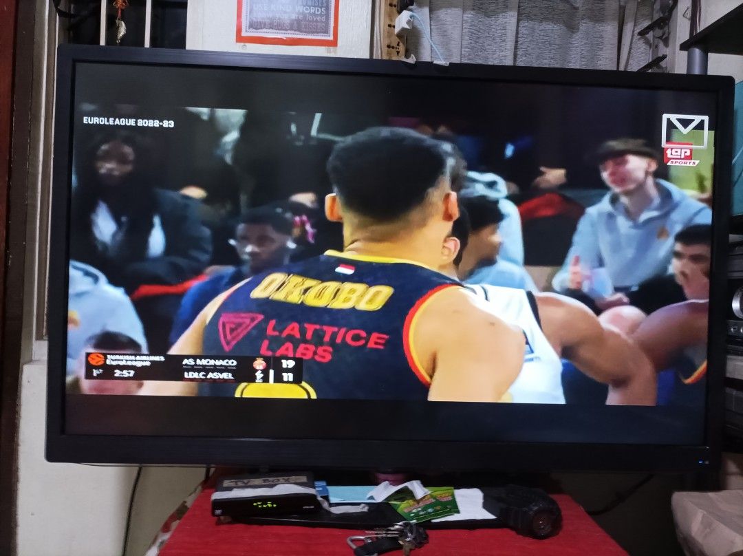 46 inch Dicksmith LED TV HD (Category: TV) located in Manila. Submitted by swiftowl.ce049f (Listing ID 1248209742, Image 1). Description: used, as is condition sabog sound ng speaker sa ibang channel usb port di gumagana remote control via apps. pick up angono rizal actual photos of the unit posted.