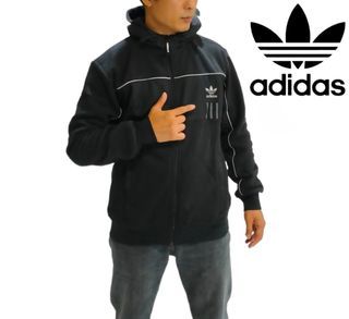 ♥️ ADIDAS winter jacket Adidas sweater with hood and 2 side hand pockets. Available in XS and L size. FREE DELIVERY!