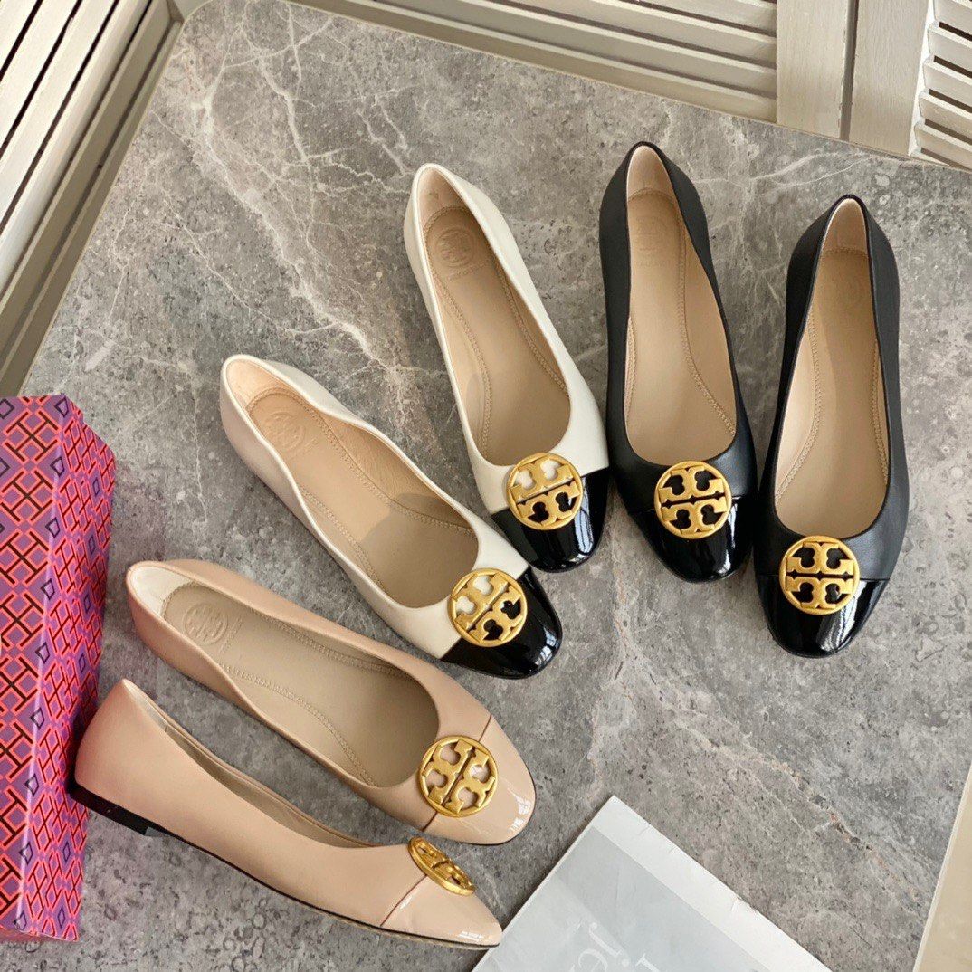 Tory burch chelsea hotsell cap toe flats