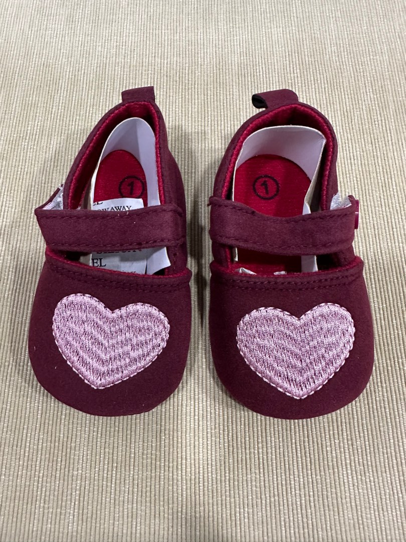 Baby girl soft sole sales shoes