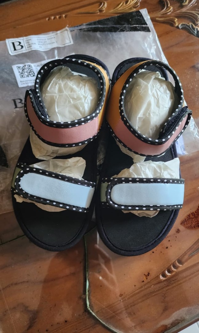 NEW Berrybenka sepatu sandal tali - sofia serra eva sandals on Carousell