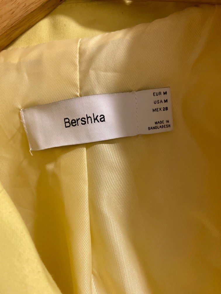 Bershka hot sale yellow jacket