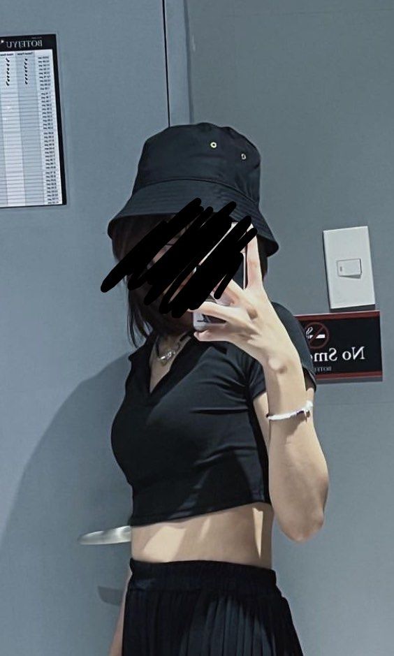 black collared crop top (Category: Others Tops) located in Pasay City. Submitted by alierv (Listing ID 1248249132, Image 1). Description: .