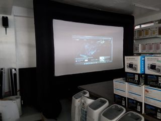 Blaupunkt Full HD Projector
