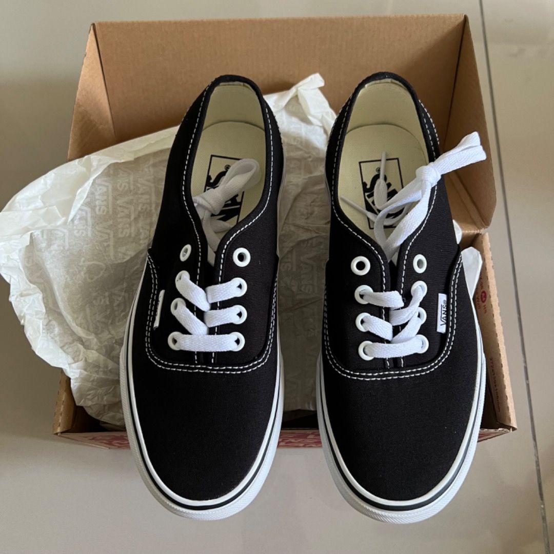 BNIB Vans Authentic Black US6.5 Women Women s Fashion