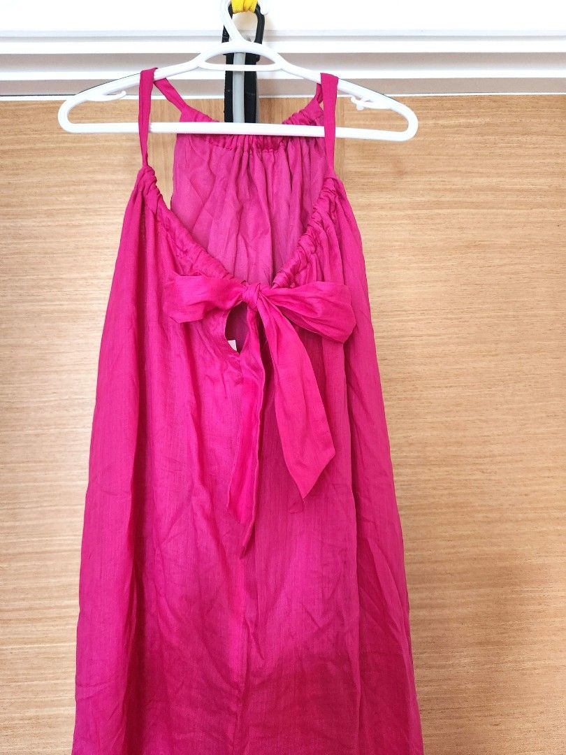 BR maxi dress Magenta (Category: Dresses) located in San Juan City. Submitted by cafebee (Listing ID 1248145995, Image 3). Description: New with Tags Banana Republic Ramie Dress Maxi Dresss size : XS ( Fits Xs to S ) Purchased from BR USA perfect for Barbie theme occasions :) stored in a petfree and smoke free home.