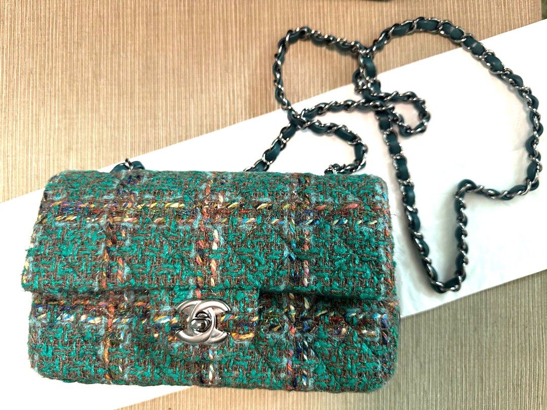 Chanel 23A green tweed 20cm flap bag, 名牌, 手袋及銀包- Carousell