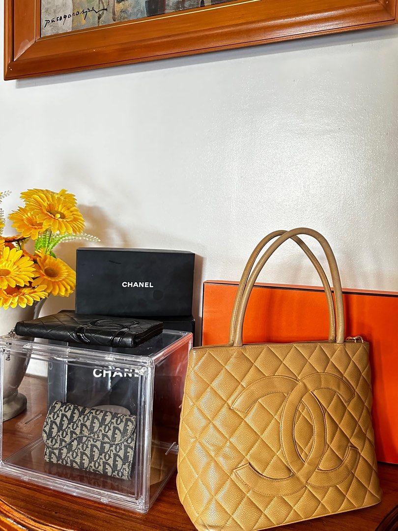Chanel medallion (Category: Luxury Bags & Wallets) located in Las Pinas. Submitted by luxuryrevealph (Listing ID 1248110695, Image 1). Description: .
