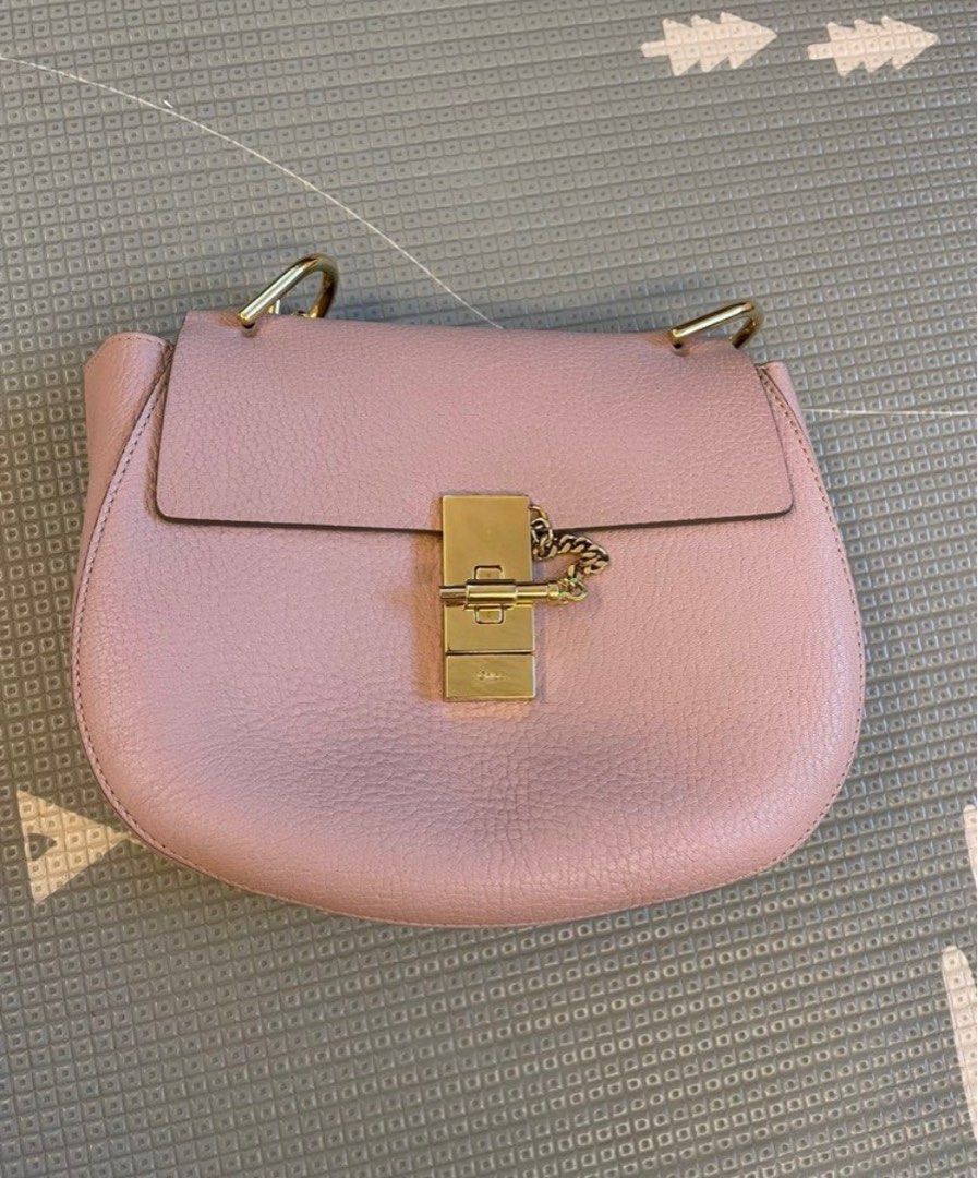 Chloe drew pink top