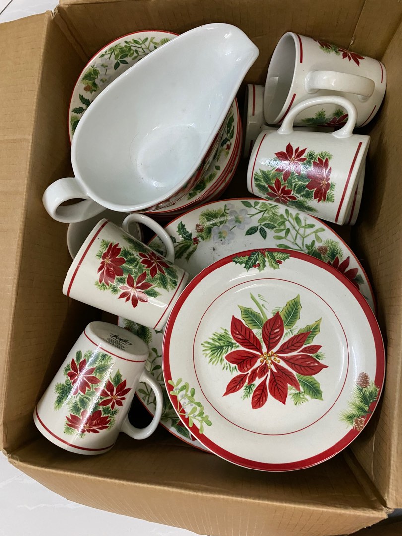 Christmas plates and cups, Furniture & Home Living, Kitchenware