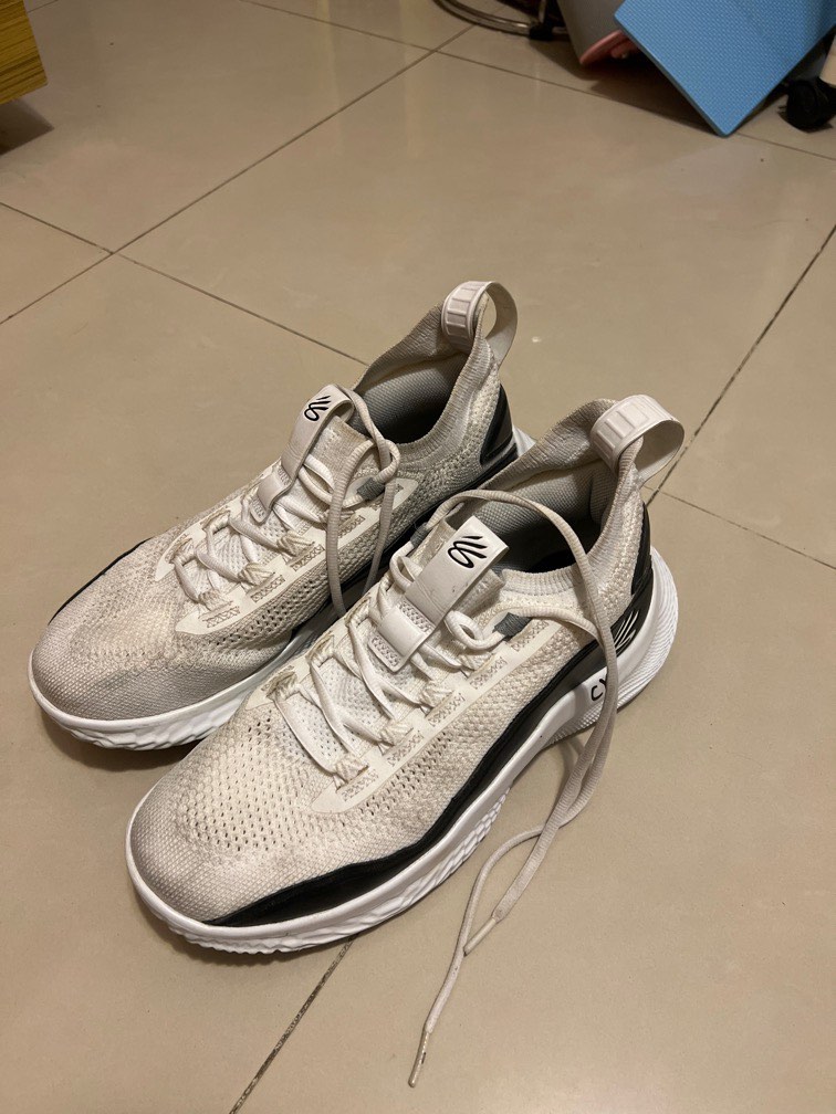 Curry 8, 女裝, 鞋, 鞋墊- Carousell