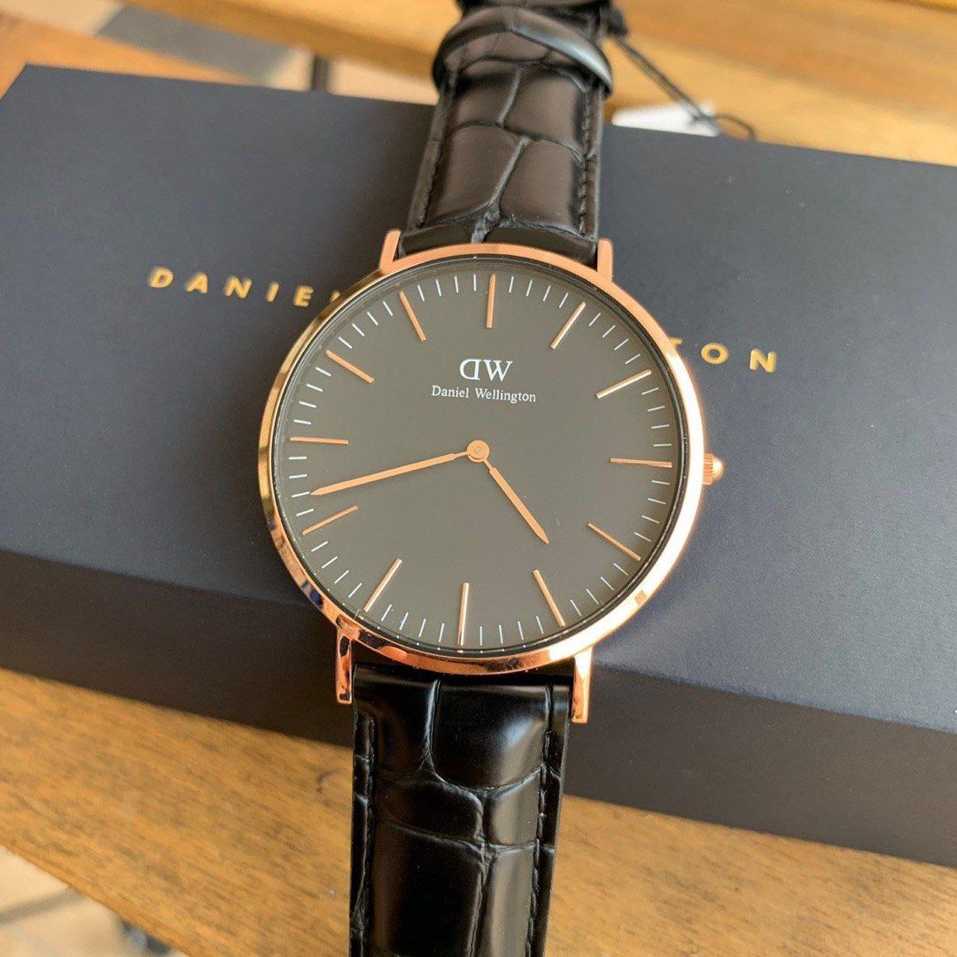 Daniel wellington 2025 classic black reading
