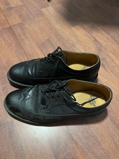 Dr Martens smooth brogue 3989 size U.K. 10