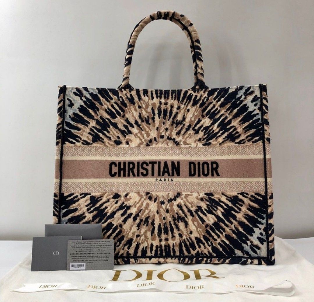 Excellent Dior BookTote Large Kaleidoscope 2020 with card booklet