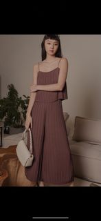 (Category: ) located in . Submitted by helpclearmywardrobeplease (Listing ID 1248109749, Image 1). Description: .
