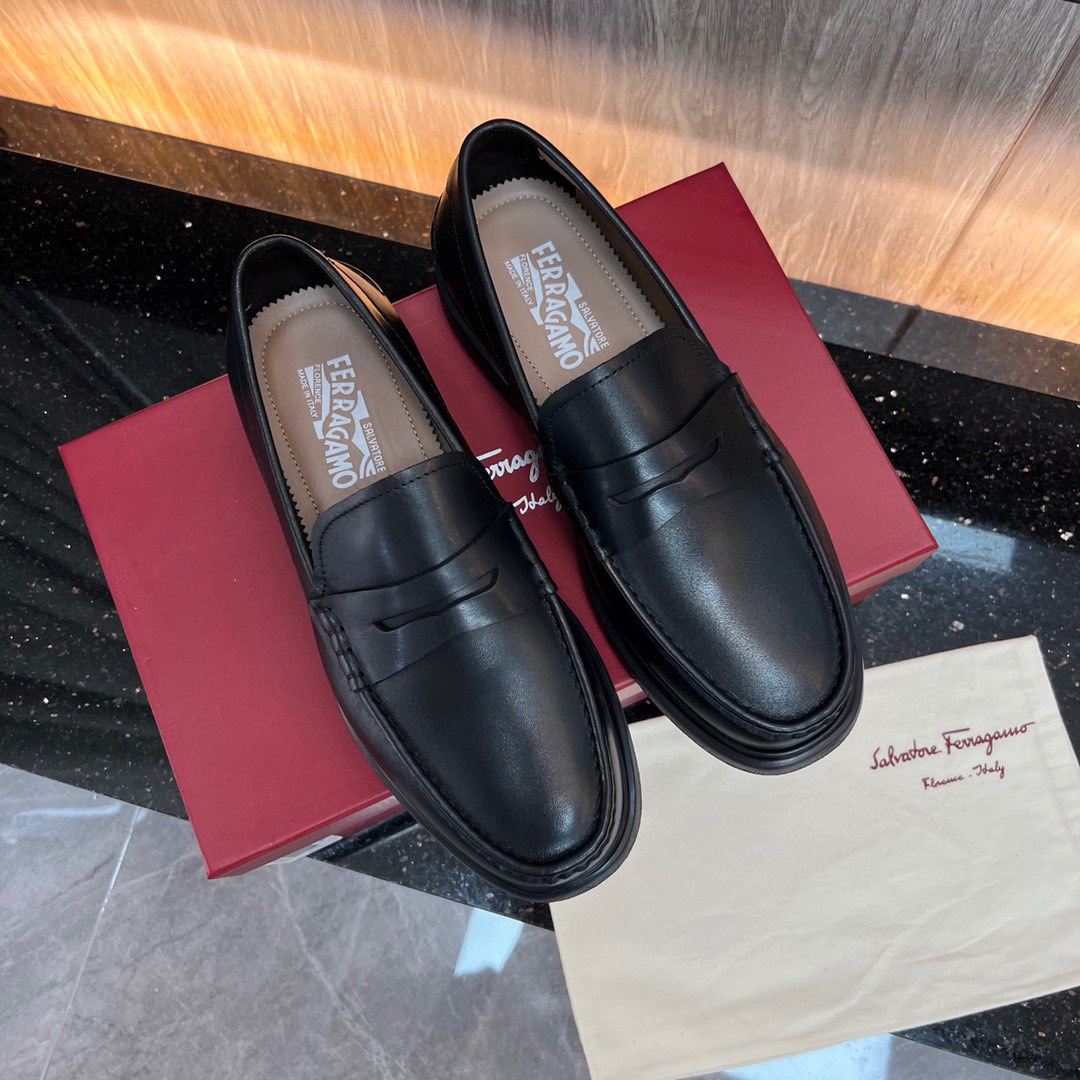 Ferragamo Men s Loafers Classic