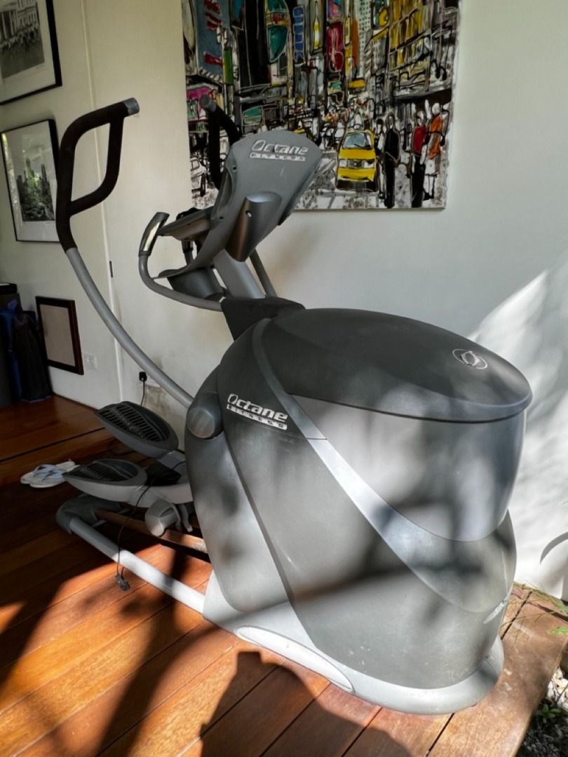FREE Elliptical machine Octane Fitness Sports Equipment