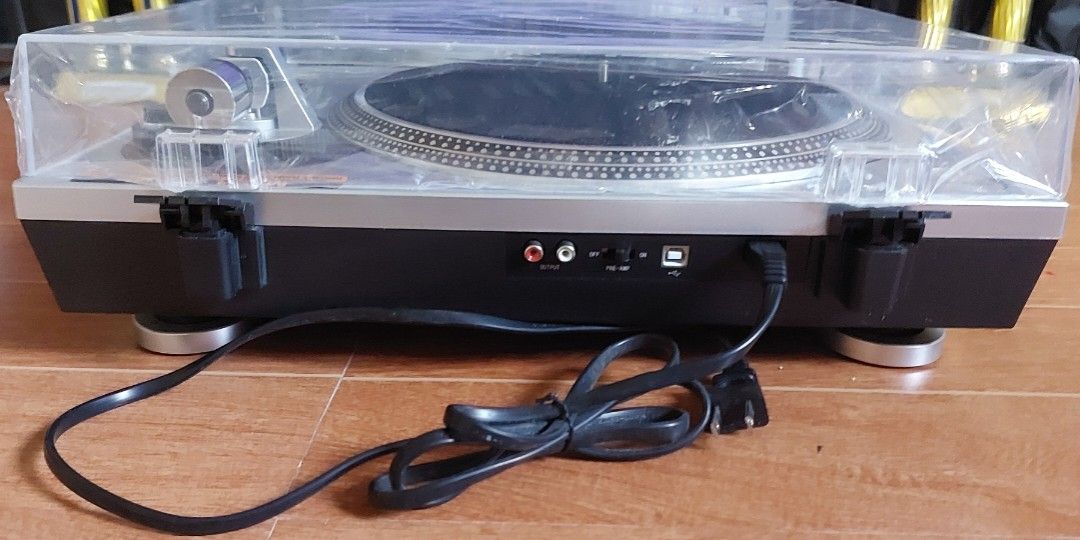 FSPreowned VICTROLA PROSERIES USB 3Speed Record Player Turn Table
