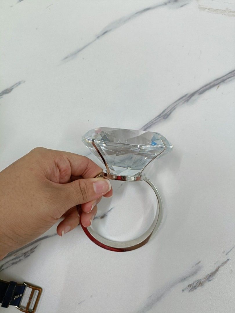 Giant Ring with gift box