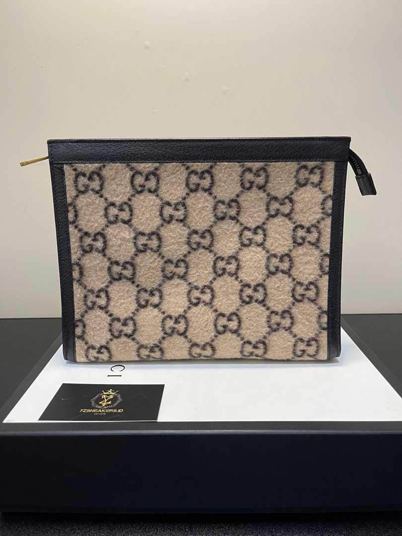 Gucci wool pouch shop