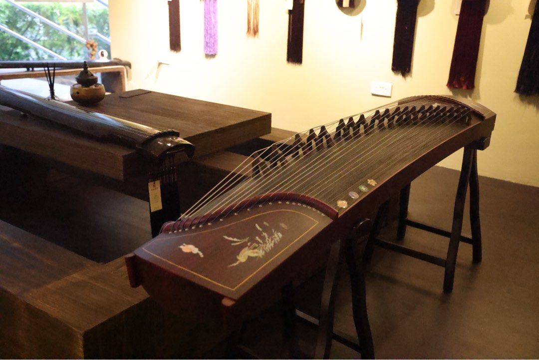 Guzheng special Costeffective musical instrument, Hobbies & Toys