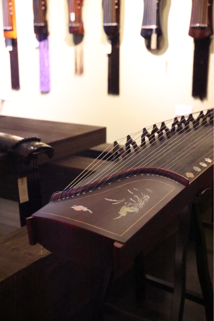 Guzheng special Costeffective musical instrument, Hobbies & Toys