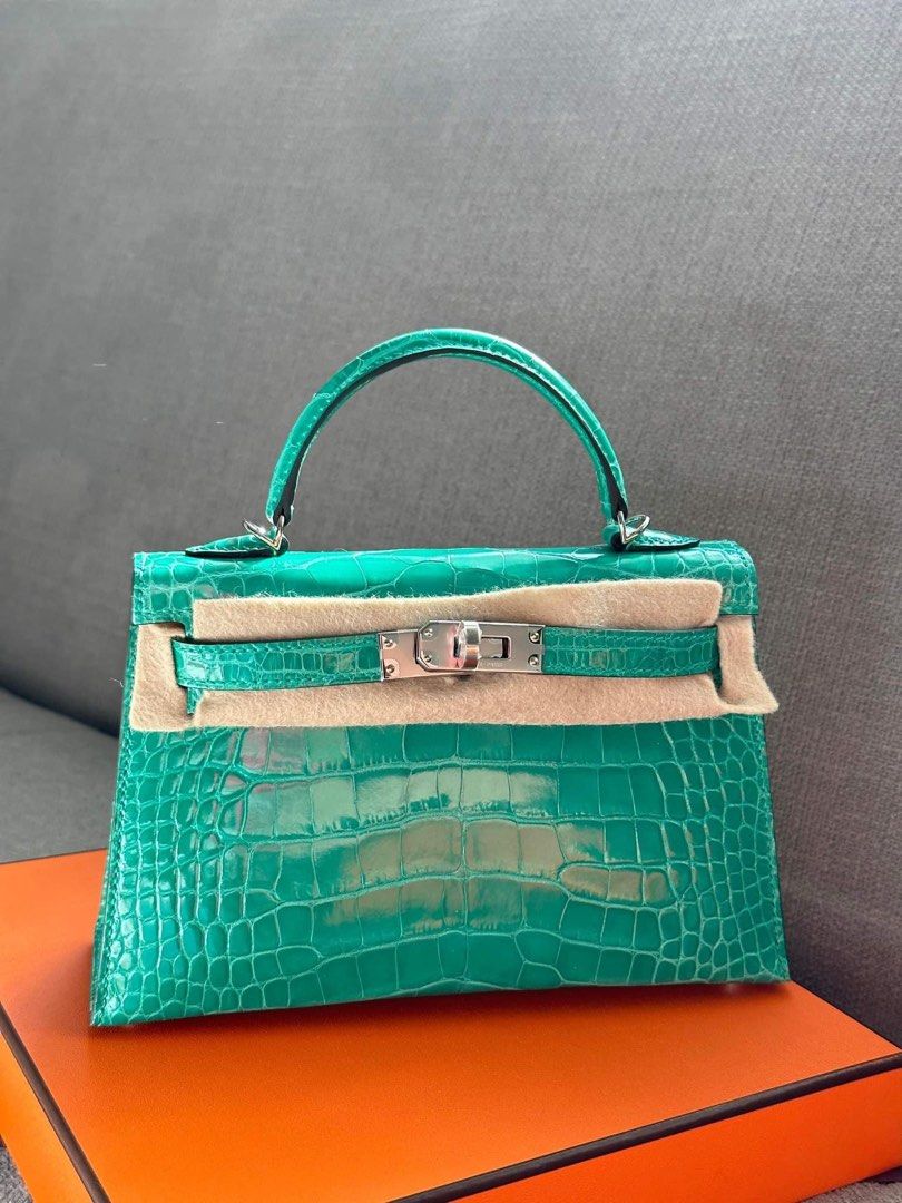 Hermes Green Vert Fonce Emerald Crocodile Birkin 25 Handbag Kelly