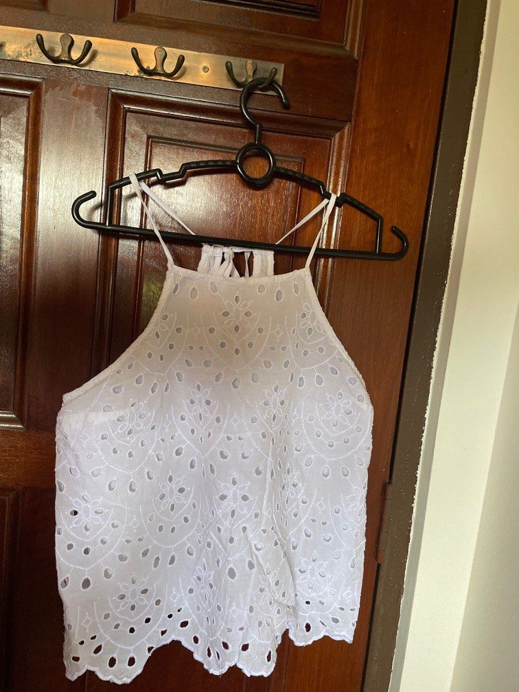 Hollister sleeveless 2025 tops