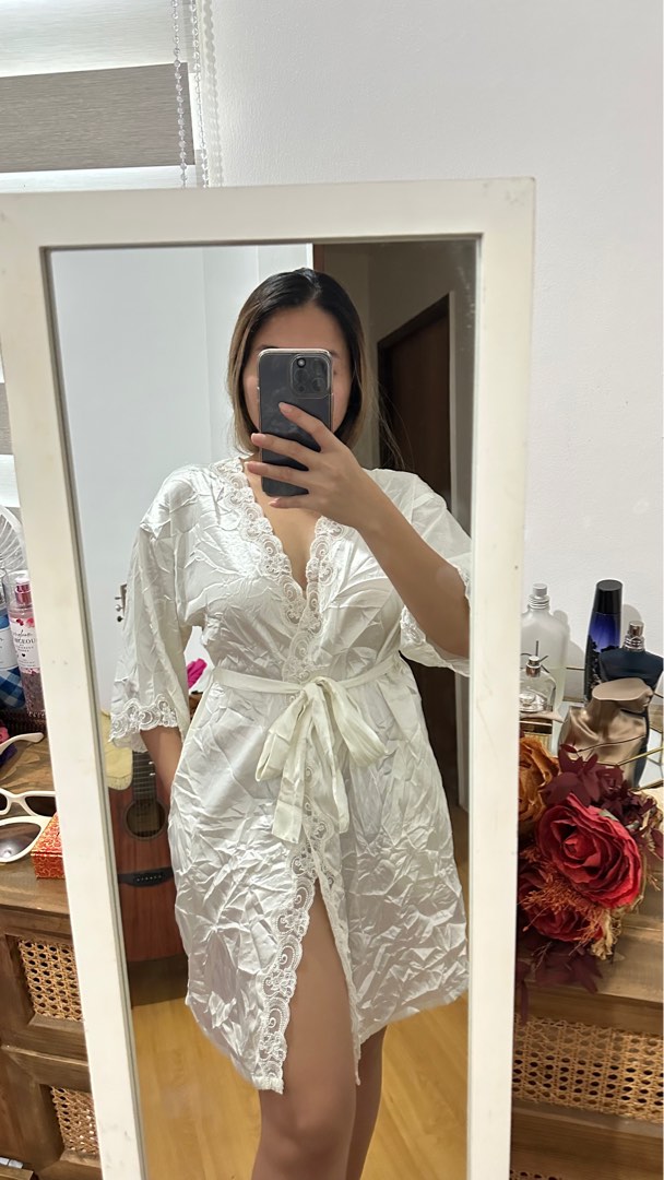 INTIMO AMORE Bridal Ivory Silk Robe/Intimates on Carousell